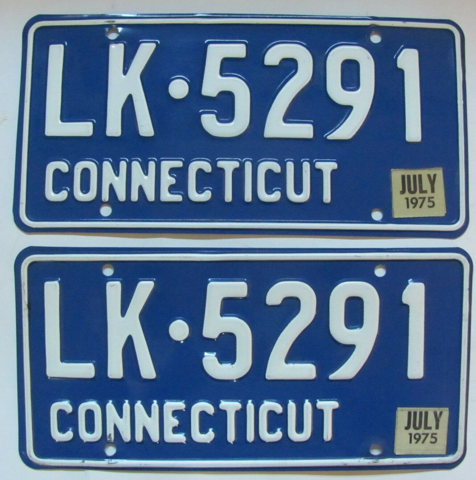 1975 Connecticut Car License Plates Nice Pair
